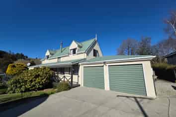 16 Campbelton Street, Lawrence