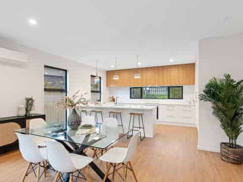 16 Soleares Avenue, Mount Pleasant