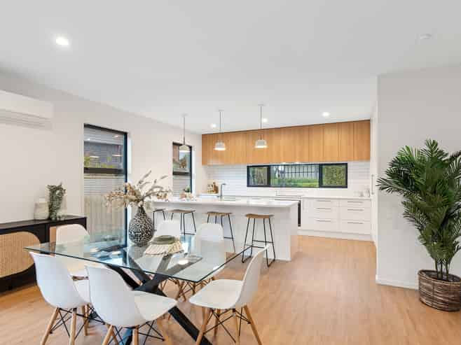 16 Soleares Avenue, Mount Pleasant