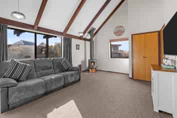 49 Walnut Avenue, Allenton