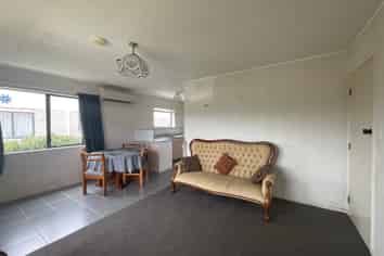 1/10 Kelvin Place, Westown