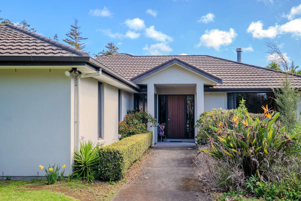A PROPERTY PACKED WITH POTENTIAL - Aanzicht 5