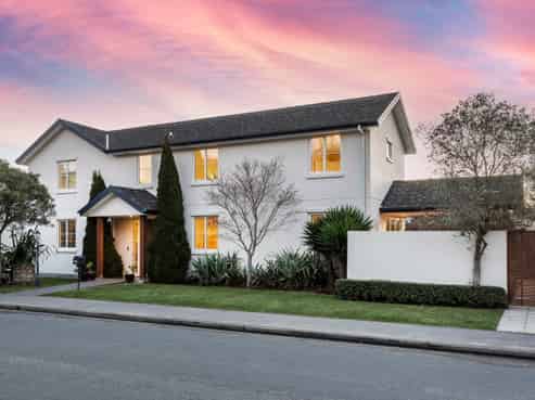 16 Worsleys Road, Cracroft