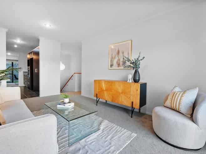 86 Fields Parade, Albany