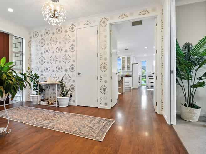 8 Tallentire Crescent, Huntington