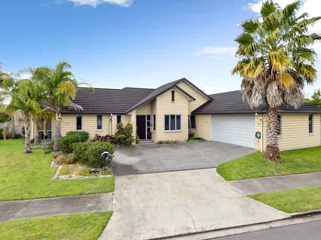 8 Tallentire Crescent, Huntington