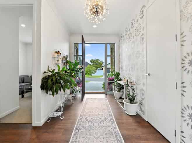 8 Tallentire Crescent, Huntington