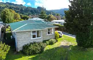 81 Watt Street, Featherston