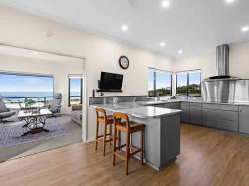 210 Kaimata Road, Bay View