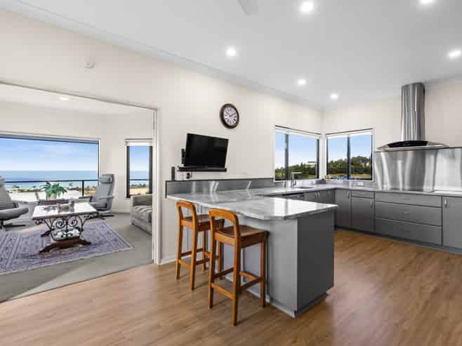 210 Kaimata Road, Bay View