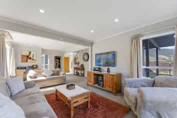 9 Evergreen Way, Stoke