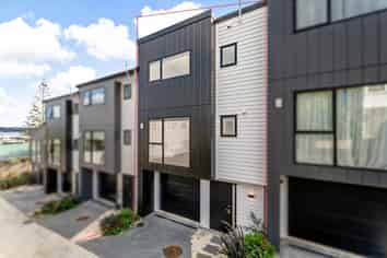 11C Bowman Road, Forrest Hill