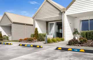 110E/30 Bob Robertson Drive, Woodend