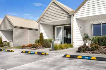 110E/30 Bob Robertson Drive, Woodend