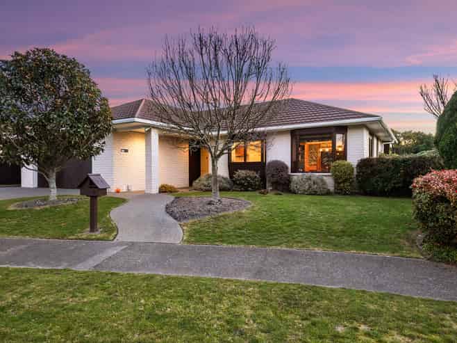 8 Runanga Grove, Waikanae