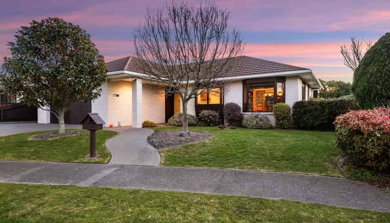 8 Runanga Grove, Waikanae