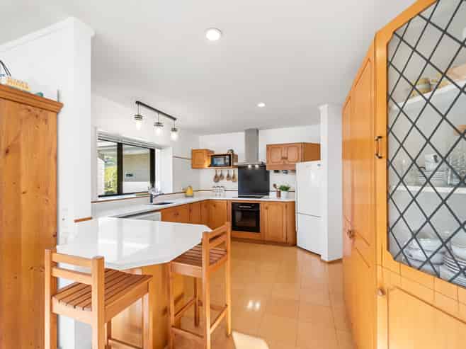 8 Runanga Grove, Waikanae