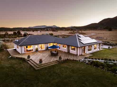 136 Te Awa Road, Lake Hawea