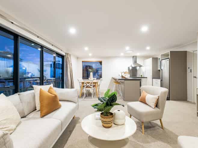 5 Paparoa Crescent, Aotea