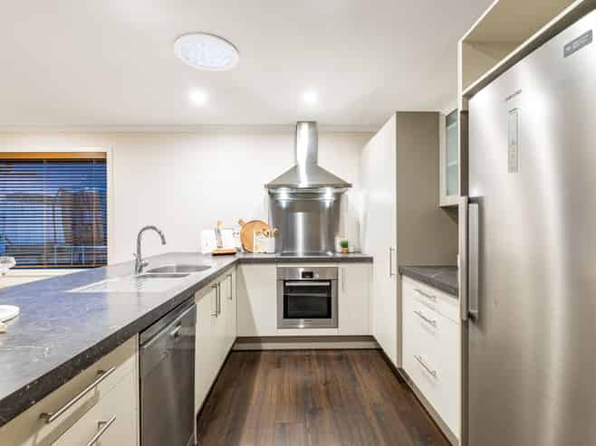 5 Paparoa Crescent, Aotea