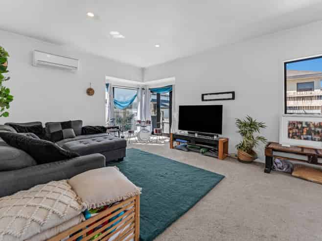 82 Browns Bay Road, Rothesay Bay