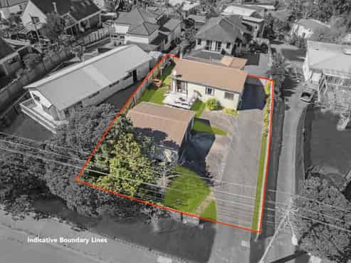 82 Browns Bay Road, Rothesay Bay