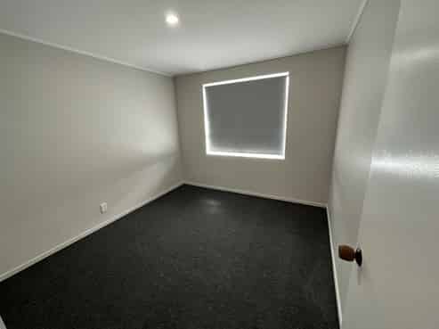 2/3 Etherton Drive, Weymouth