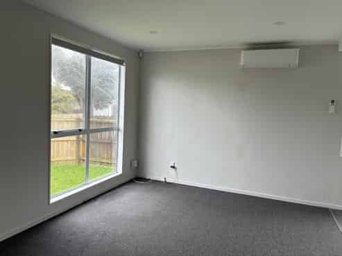 2/3 Etherton Drive, Weymouth