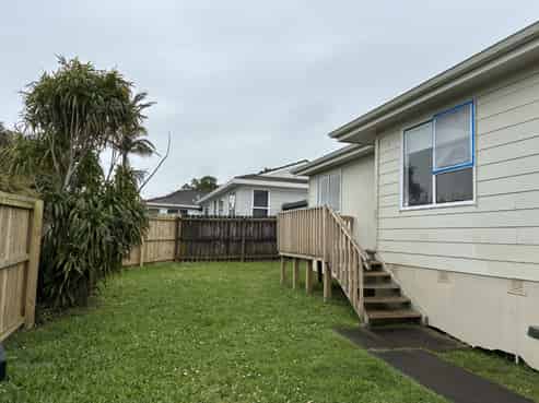 2/3 Etherton Drive, Weymouth