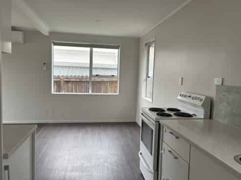 2/3 Etherton Drive, Weymouth