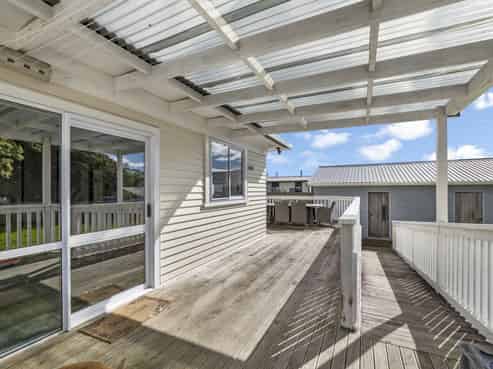 8 Orlando Street, Stratford
