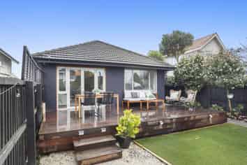 65A Knowles Street, Merivale