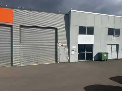 Road front industrial Unit