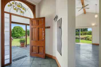 10 Merewhira Road, Paremoremo