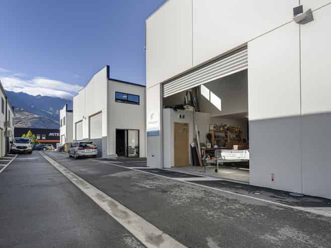 Industrial unit for lease - Glenda Drive