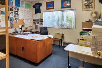 Cosy, Convenient Office Space
