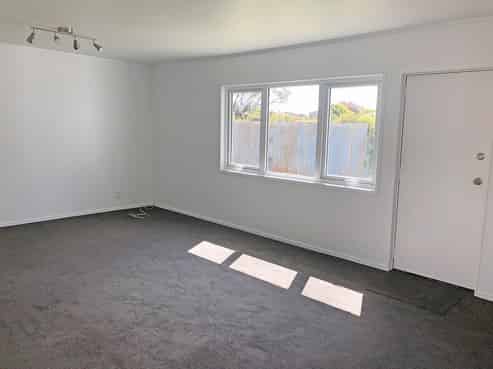 2/18 Tironui Station Road East, Papakura