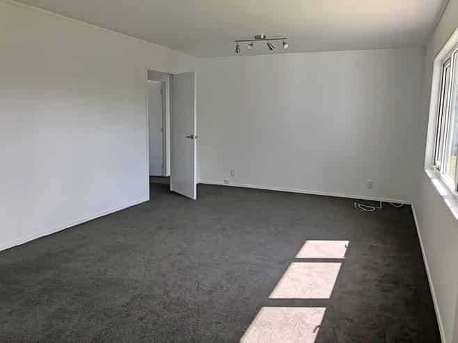 2/18 Tironui Station Road East, Papakura