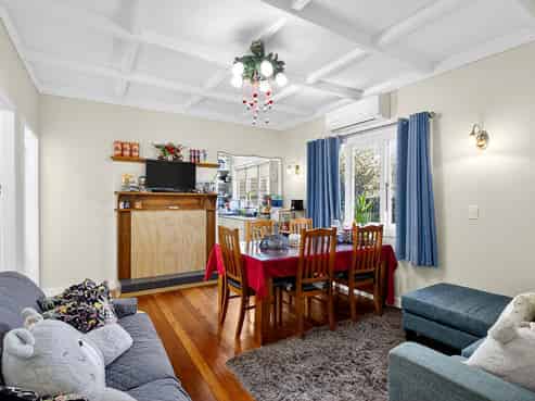 1&2/53 Jellicoe Road, Manurewa