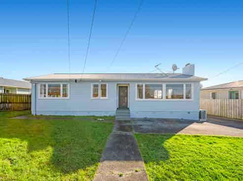 7 Williams Crescent, Otara