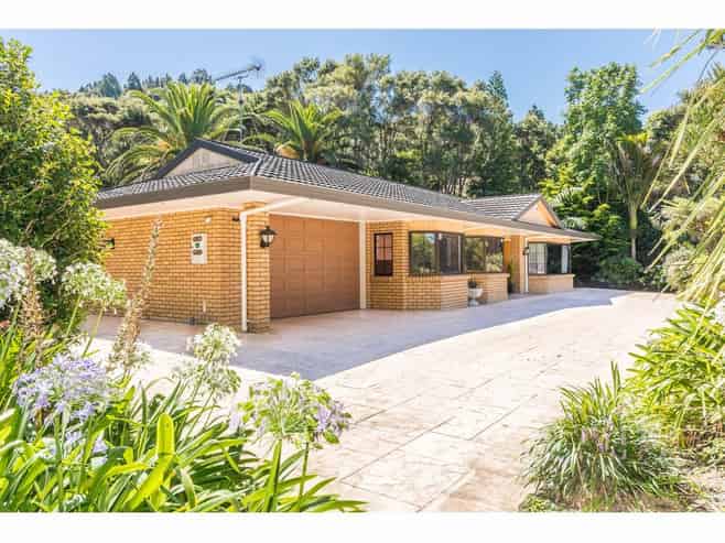 209 Woodlands Park Road, Titirangi