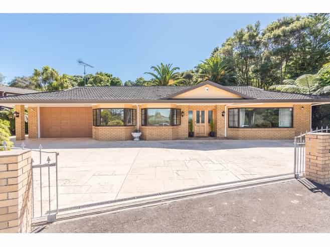 209 Woodlands Park Road, Titirangi