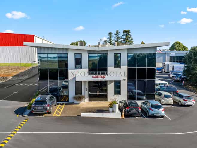 Modern & Self-Contained in thriving business park 