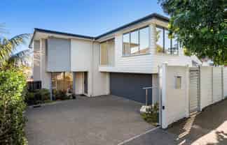20B Rarangi Road, Saint Heliers