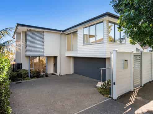 20B Rarangi Road, Saint Heliers