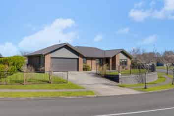 90 Stirling Drive, Morrinsville