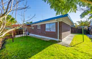 2/17 Waimahia Avenue, Weymouth