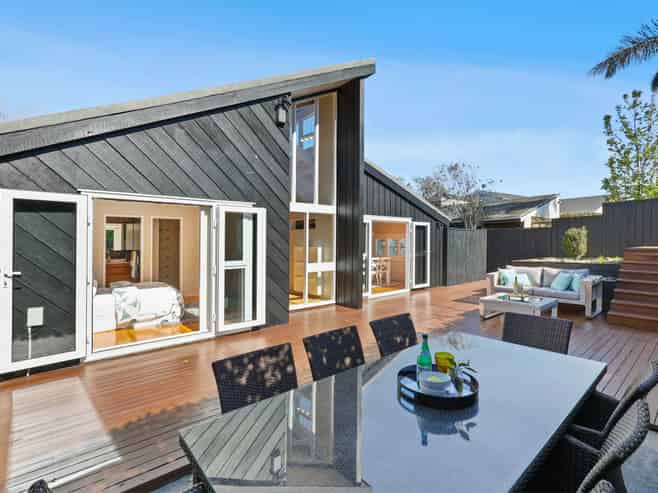 11 Micawber Place, Mellons Bay