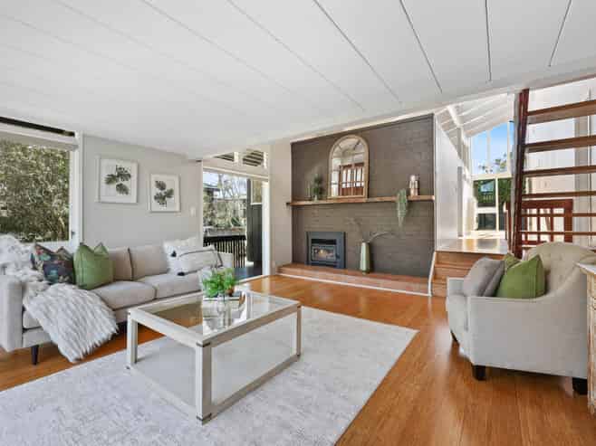 11 Micawber Place, Mellons Bay