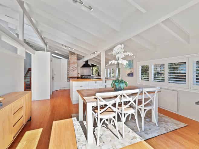 11 Micawber Place, Mellons Bay
